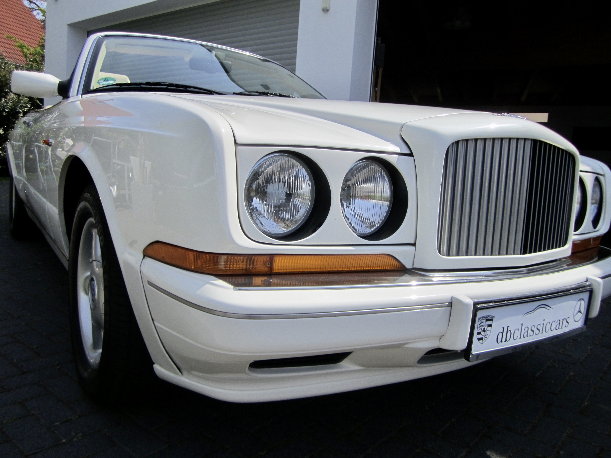 https://www.db-classic-cars.de/files/Bentley/9802E19C-2590-4172-BCF4-3793109C728D_1_201_a.jpeg